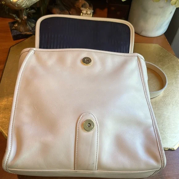 Coach Vintage Classic Legacy #4191 Soft Kelly Crossbody - Picture 10 of 16